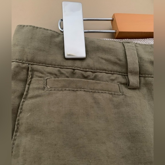 Banana Republic Linen Blend Green Shorts - Picture 2 of 8